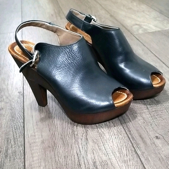 Le Chateau Peep Toe Strappy Platform Heels Size 8.5 - Picture 7 of 7